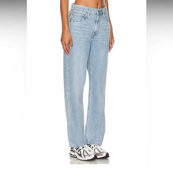 Premium Levi’s Dad Jeans in Light Wash - Picture 2 of 9